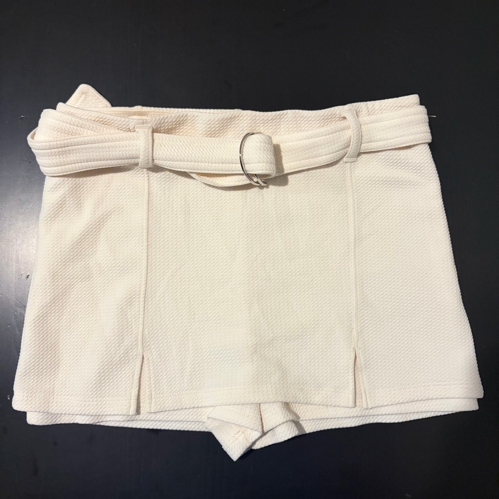 Camila Coelho Cream Textured Belted Skort Small